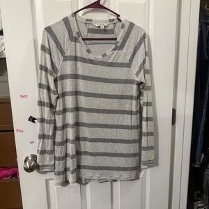 Cabi‎ Striped Long Sleeve V-Neck Top Womens Small Grey White Excellent Raglan